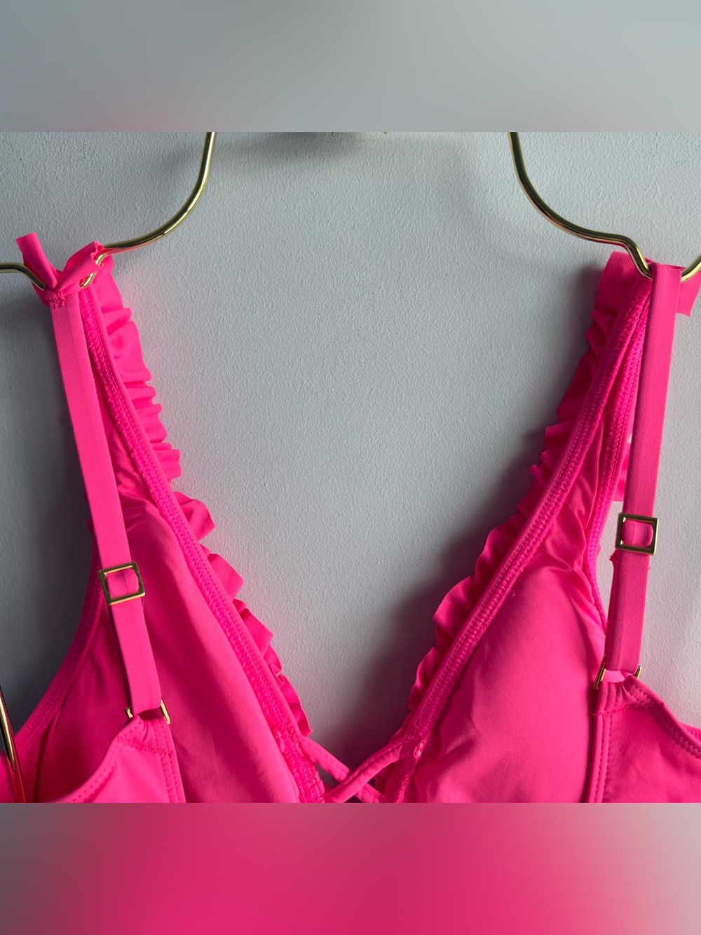 La Blanca Women's Pink Island Goddess Ruffle Plunge One-Piece Swimsuit Size 4 - Picture 6 of 13